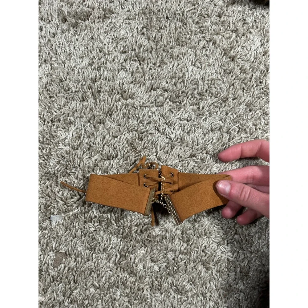 VTG Tan‎ Faux Suede Lace Up Choker Necklace Gold Tone Hardware Boho Western 90s